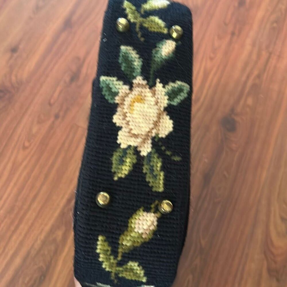 Stunning Vintage 1950s needlepoint rose floral handbag black cream - Picture 8 of 8